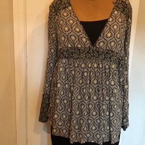 Multicolored V neck long bell sleeve tunic